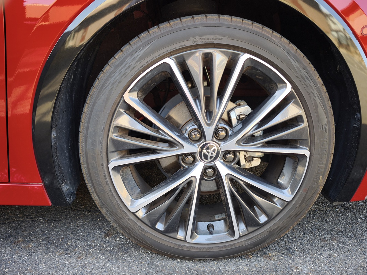 60プリウスの純正装着タイヤの不思議